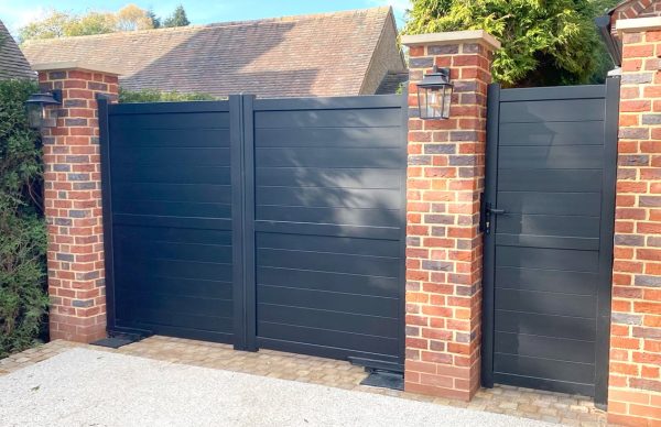 Double Swing Gate - Solid horizontal infill flat top